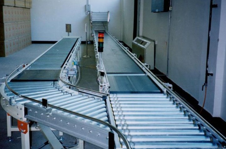 物料輸送機